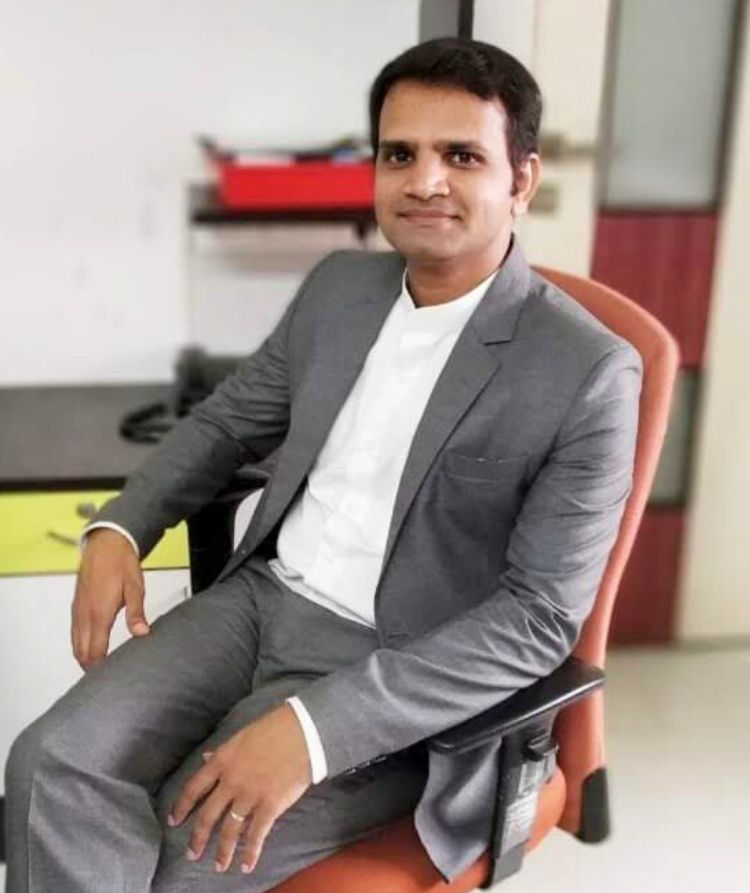 डॉ.
शरणबसव हिरेमठ